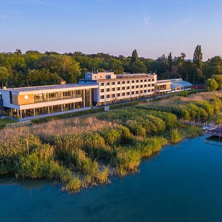 Hotel Otp Balatonszárszó Eksteriør bilde