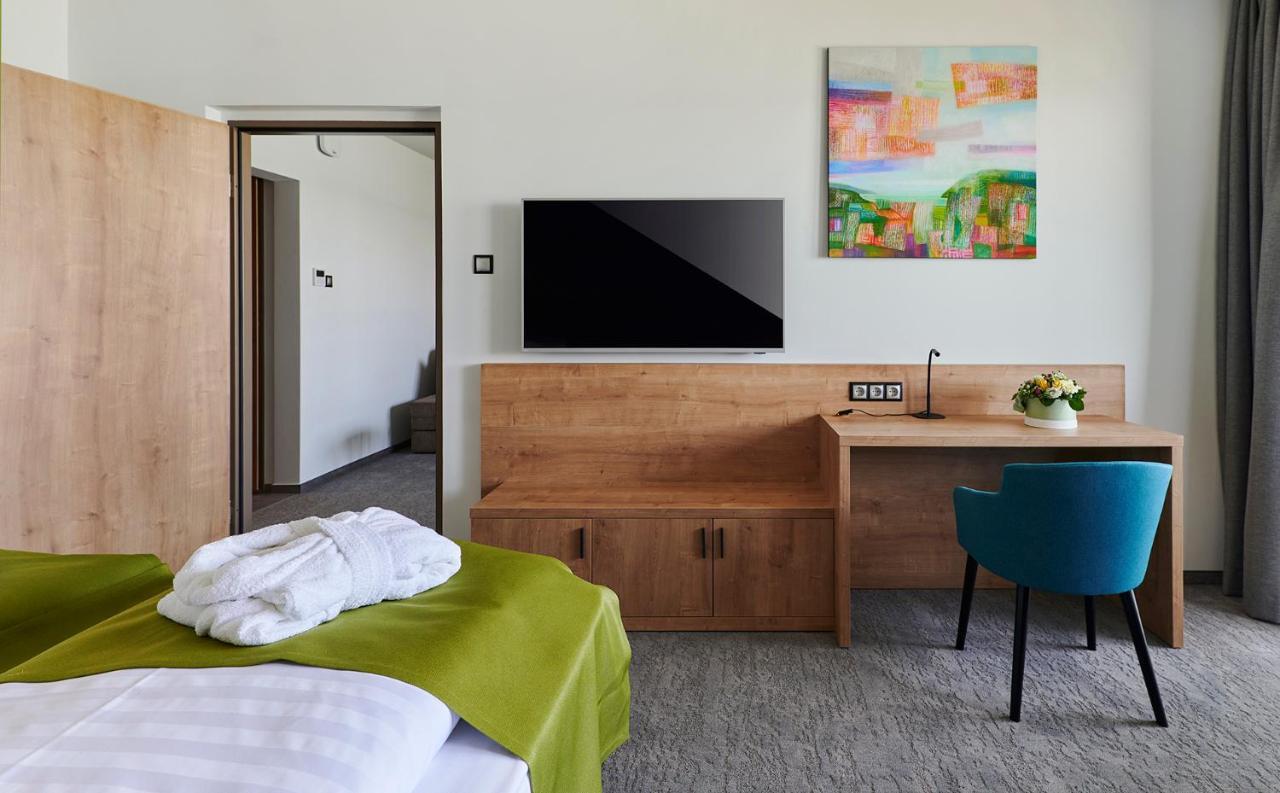 Hotel Otp Balatonszárszó Eksteriør bilde