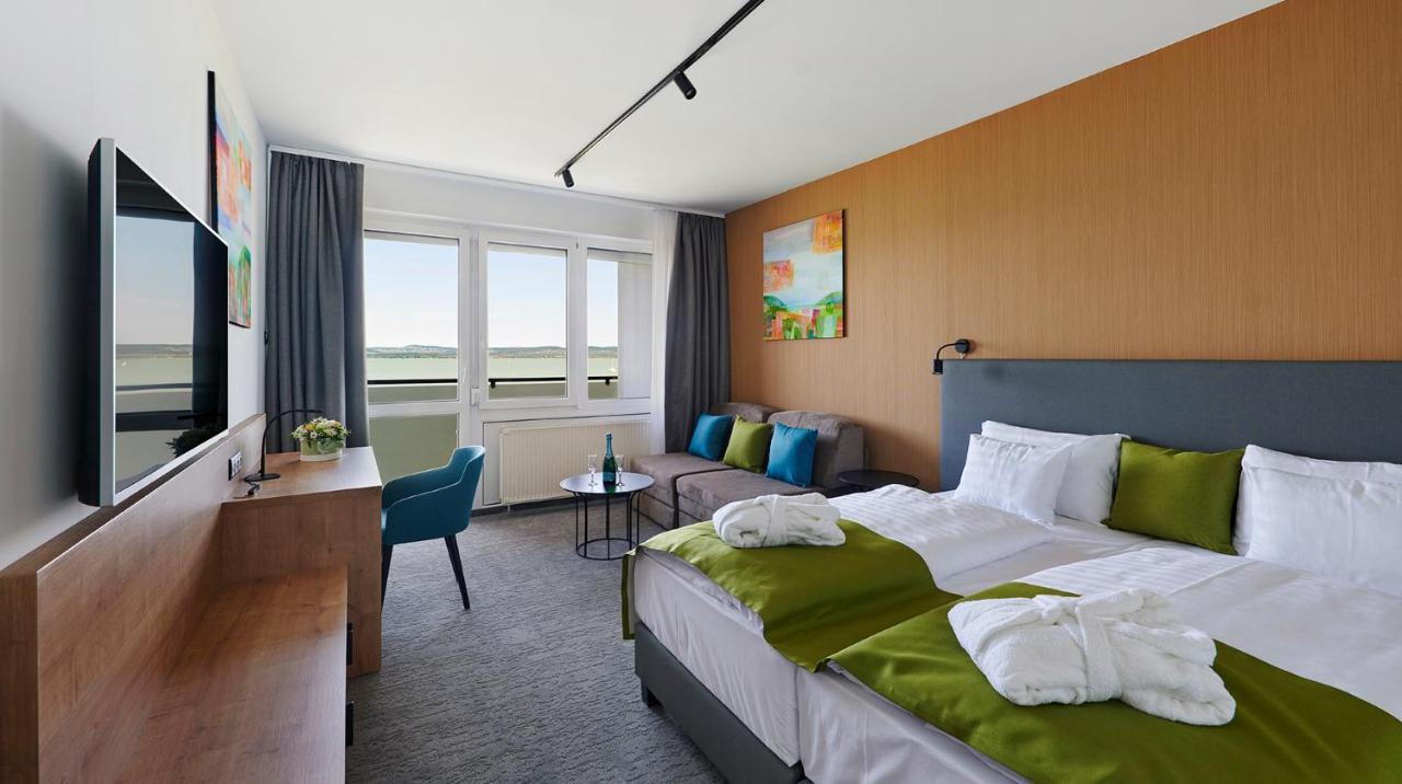 Hotel Otp Balatonszárszó Eksteriør bilde