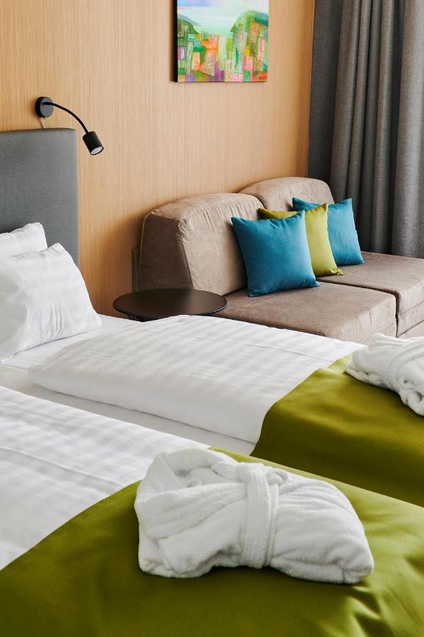 Hotel Otp Balatonszárszó Eksteriør bilde