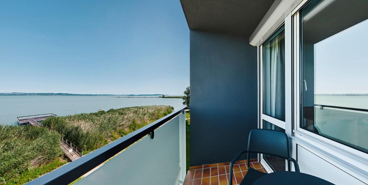 Hotel Otp Balatonszárszó Eksteriør bilde