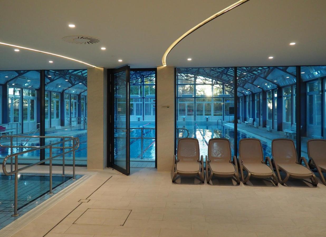 Hotel Otp Balatonszárszó Eksteriør bilde