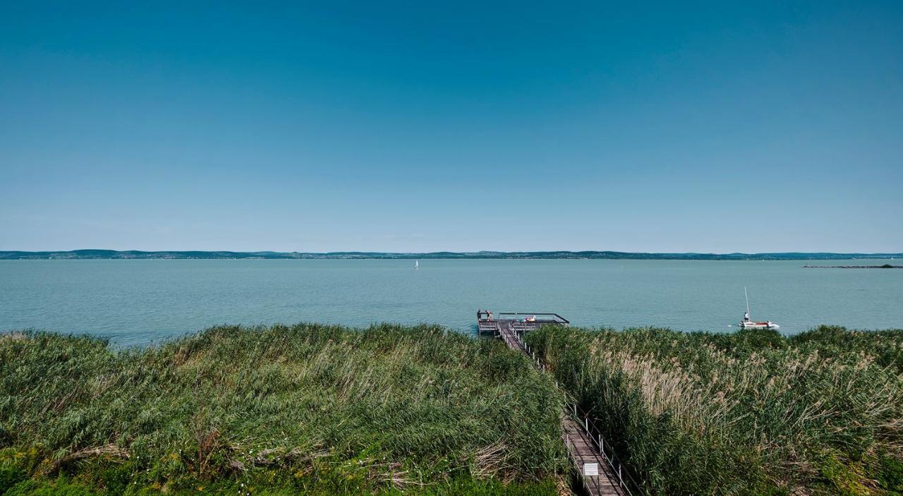 Hotel Otp Balatonszárszó Eksteriør bilde