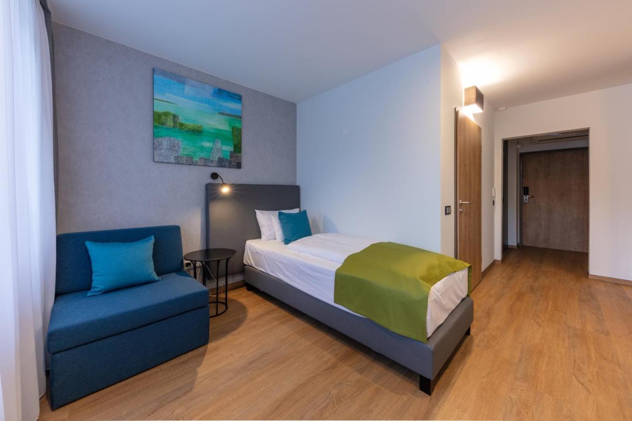 Hotel Otp Balatonszárszó Eksteriør bilde