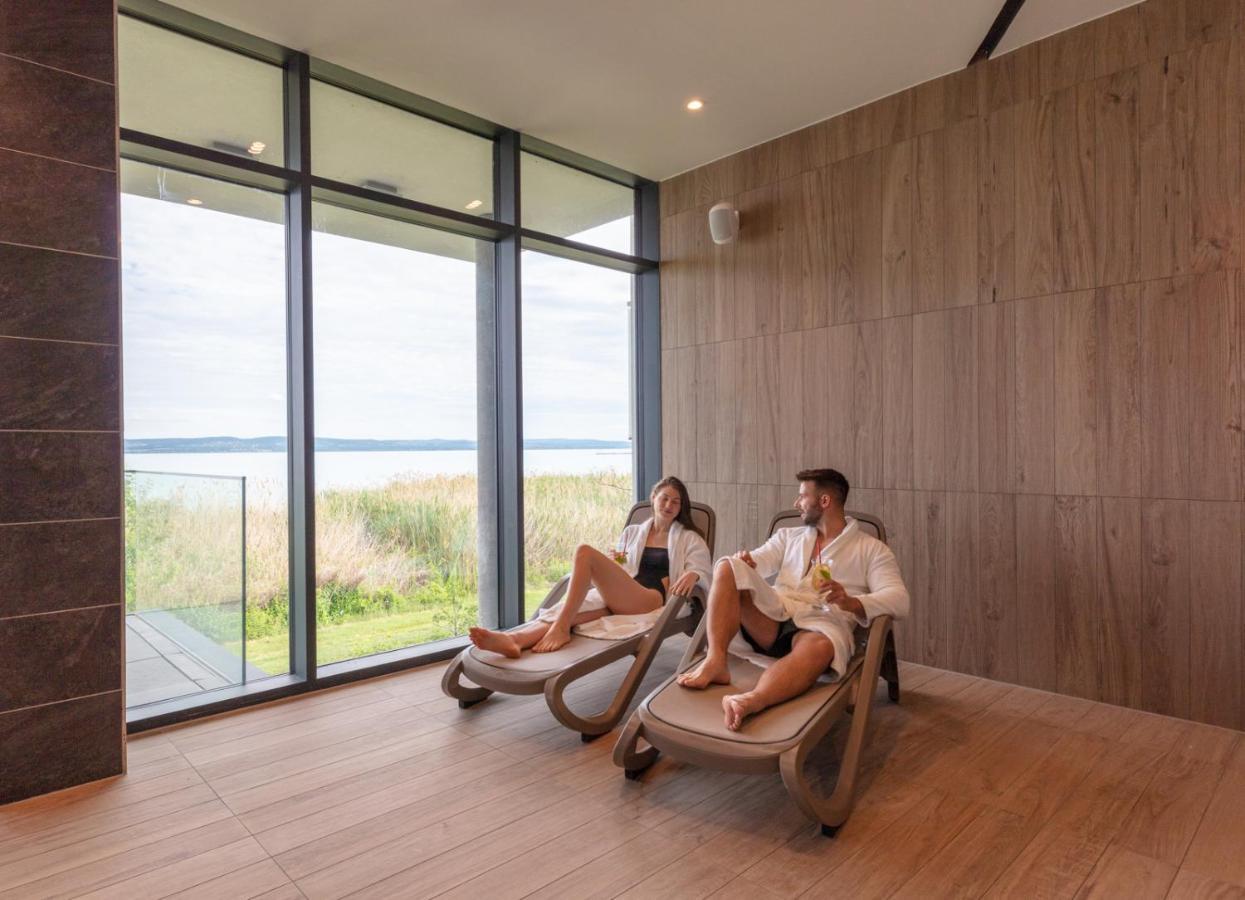 Hotel Otp Balatonszárszó Eksteriør bilde
