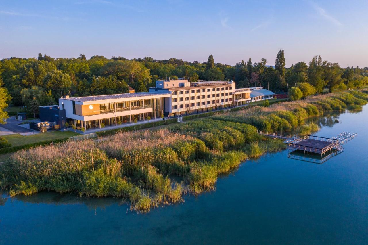 Hotel Otp Balatonszárszó Eksteriør bilde