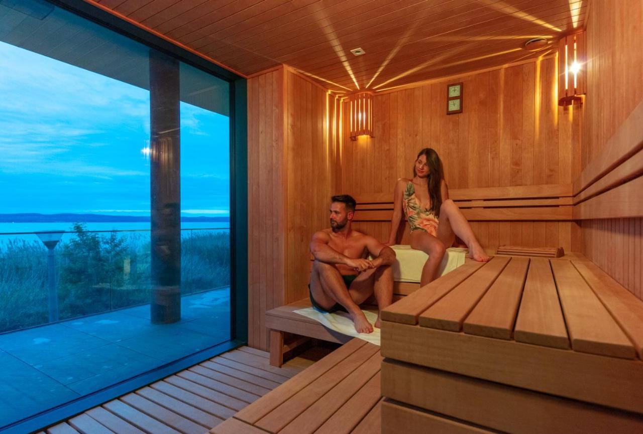 Hotel Otp Balatonszárszó Eksteriør bilde