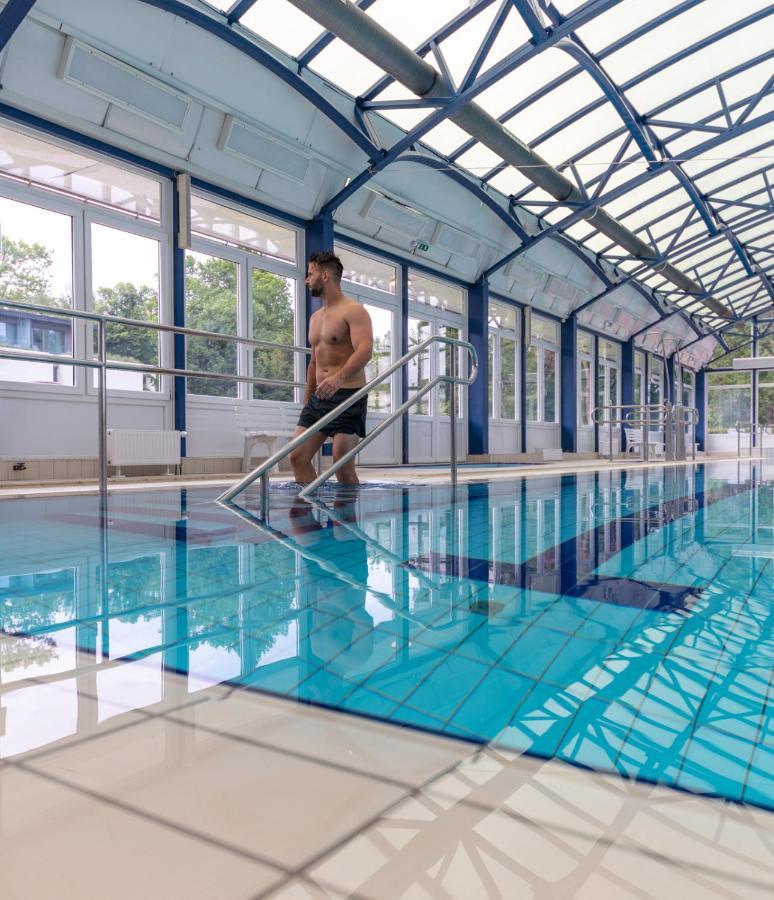 Hotel Otp Balatonszárszó Eksteriør bilde