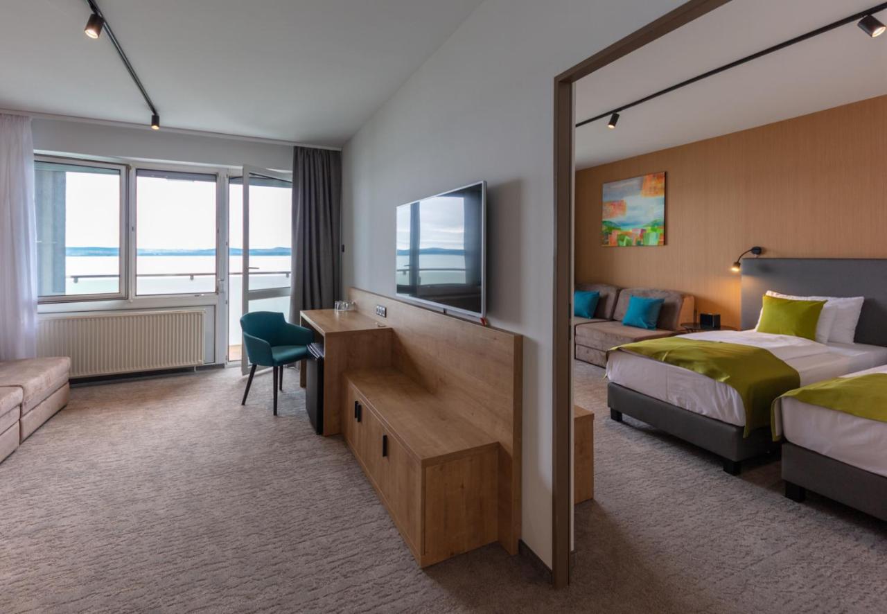 Hotel Otp Balatonszárszó Eksteriør bilde