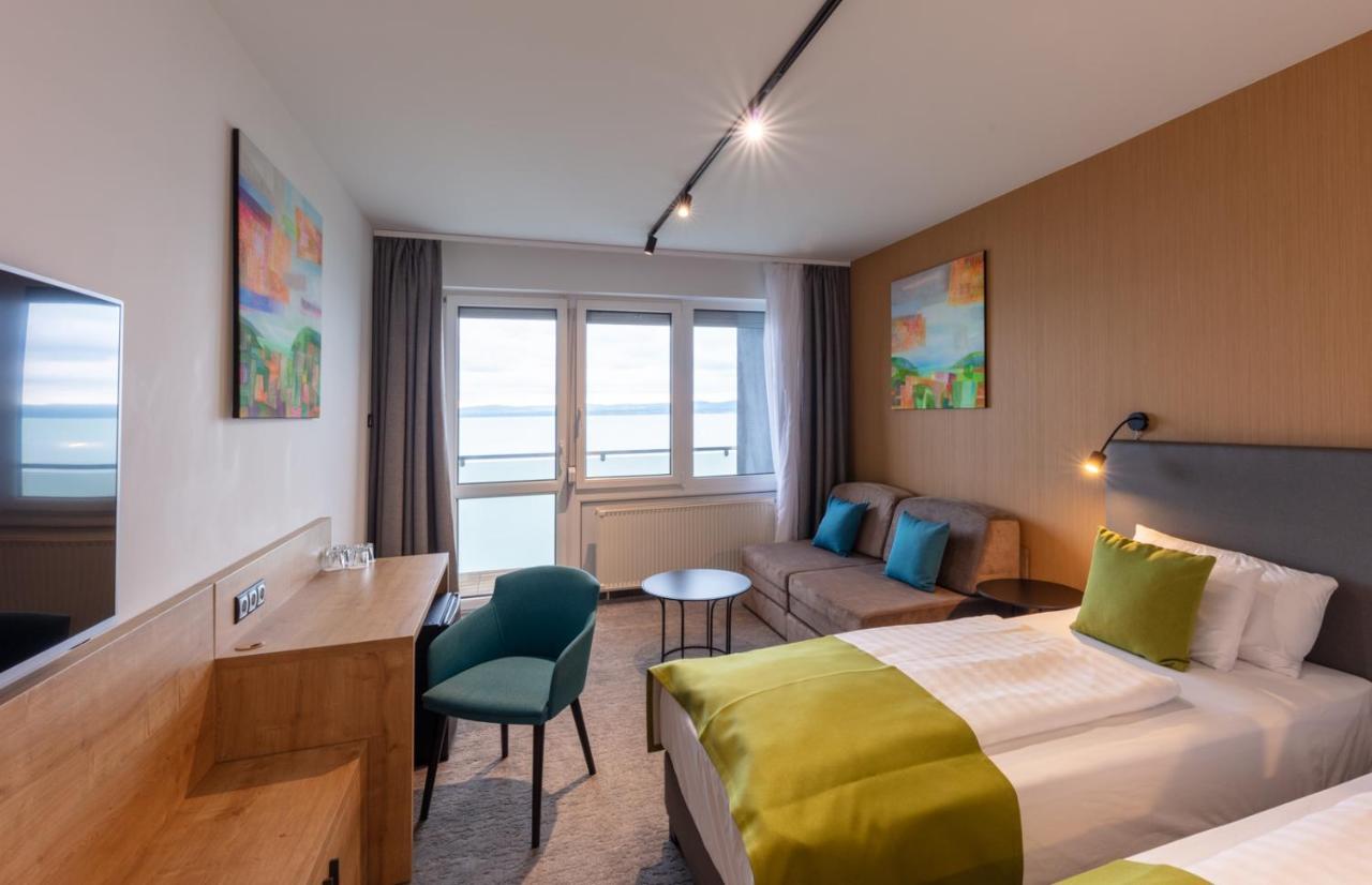 Hotel Otp Balatonszárszó Eksteriør bilde